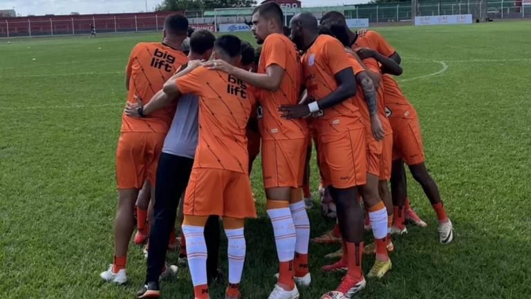 Laranja vence Paranavaí e garante terceira colocação na primeira fase